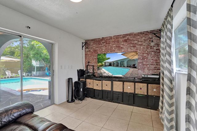 2161 NW 84TH Way, Sunrise, FL 33322
