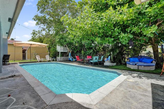 2161 NW 84TH Way, Sunrise, FL 33322