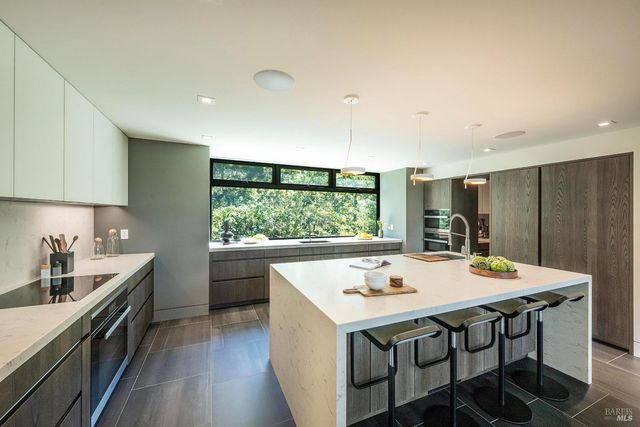 23200 Dutcher Creek Rd, Cloverdale, CA 95425