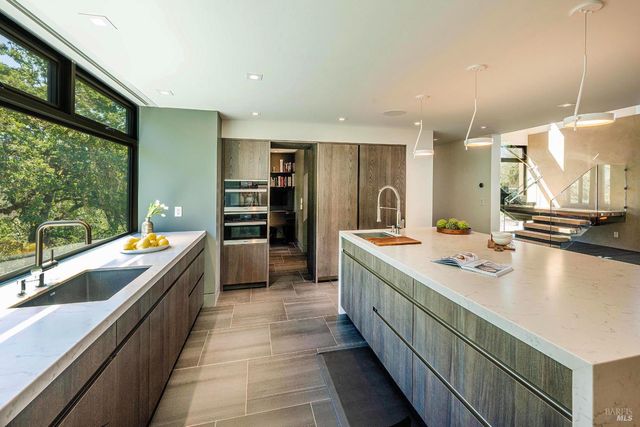 23200 Dutcher Creek Rd, Cloverdale, CA 95425