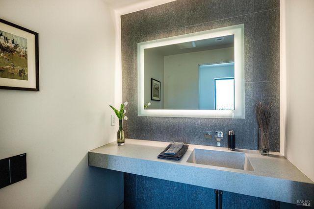 23200 Dutcher Creek Rd, Cloverdale, CA 95425