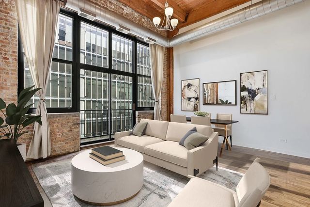 215 N Aberdeen Street 607B, Chicago, IL 60607