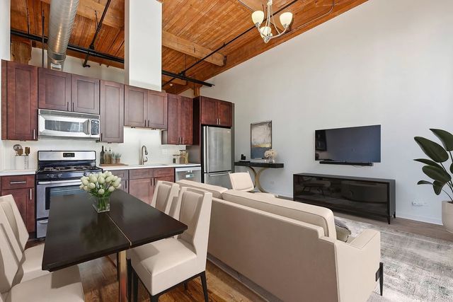 215 N Aberdeen Street 607B, Chicago, IL 60607