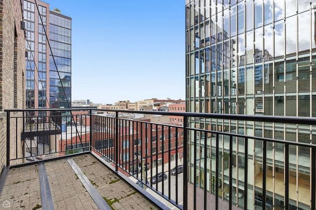 215 N Aberdeen Street 607B, Chicago, IL 60607