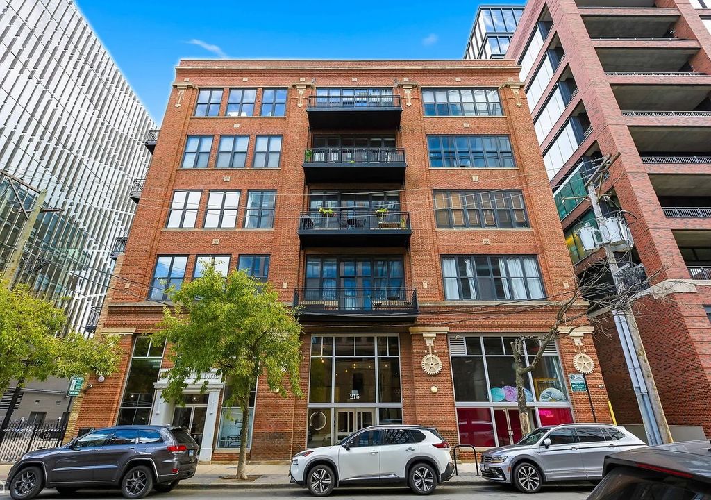 215 N Aberdeen Street 607B, Chicago, IL 60607