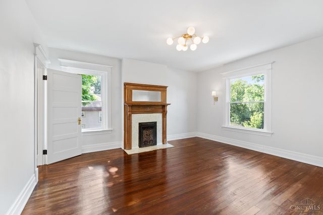1028 Valley Lane, Cincinnati, OH 45229