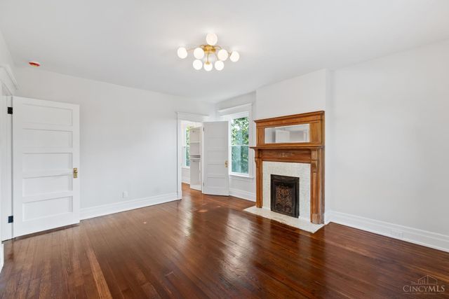 1028 Valley Lane, Cincinnati, OH 45229