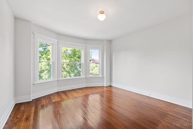 1028 Valley Lane, Cincinnati, OH 45229