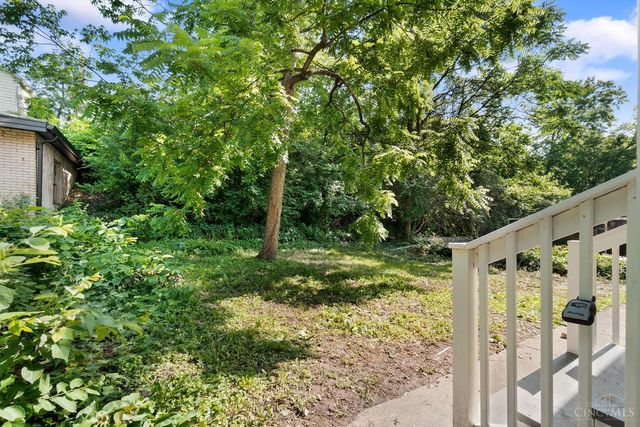 1028 Valley Lane, Cincinnati, OH 45229