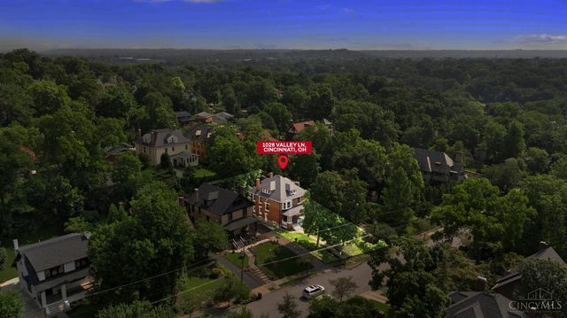 1028 Valley Lane, Cincinnati, OH 45229