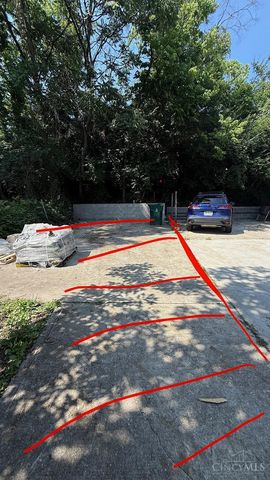 1028 Valley Lane, Cincinnati, OH 45229