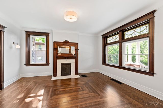 1028 Valley Lane, Cincinnati, OH 45229