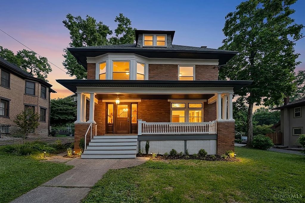 1028 Valley Lane, Cincinnati, OH 45229