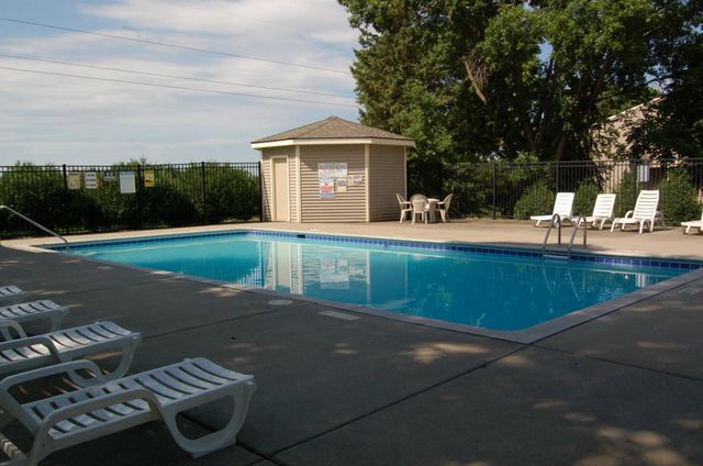 14839 Endicott Way 311, Apple Valley, MN 55124