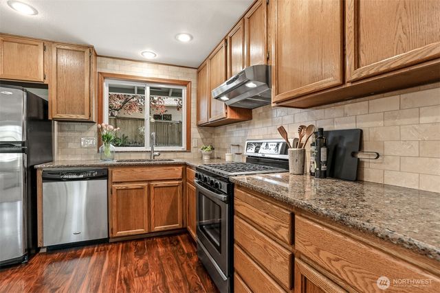 14855 SE 10th Place, Bellevue, WA 98007