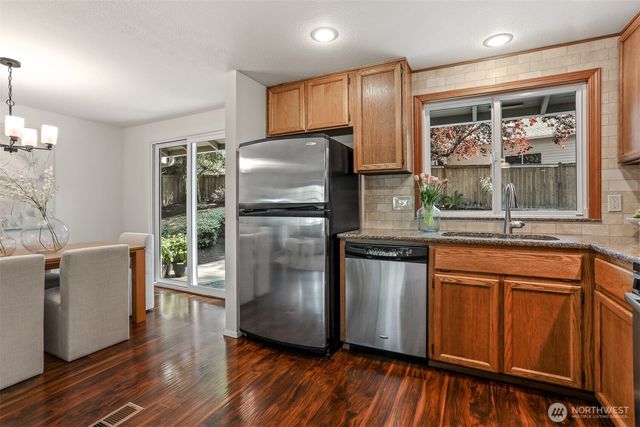 14855 SE 10th Place, Bellevue, WA 98007