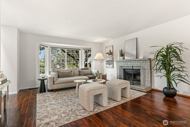 14855 SE 10th Place, Bellevue, WA 98007