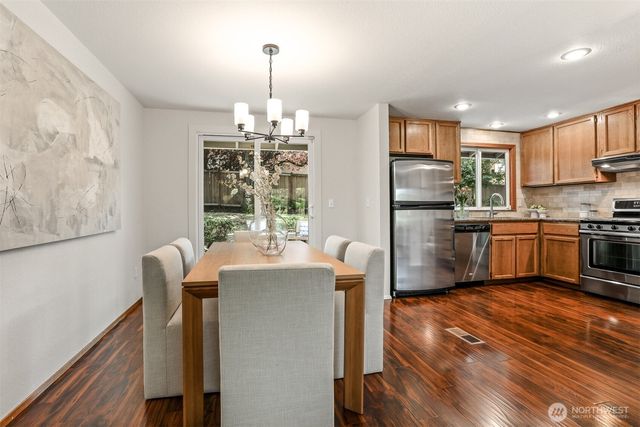 14855 SE 10th Place, Bellevue, WA 98007