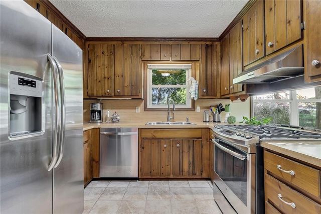 709 Cobb Trail, Woodstock, GA 30188