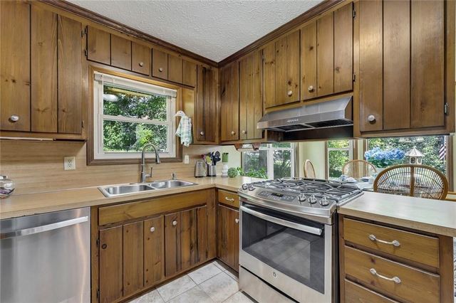 709 Cobb Trail, Woodstock, GA 30188
