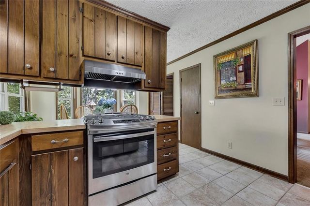 709 Cobb Trail, Woodstock, GA 30188