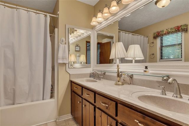 709 Cobb Trail, Woodstock, GA 30188