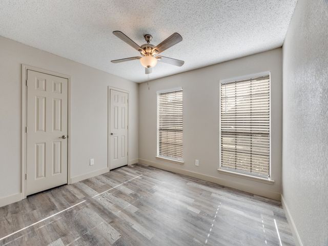 1581 Glenmore Drive, Lewisville, TX 75077