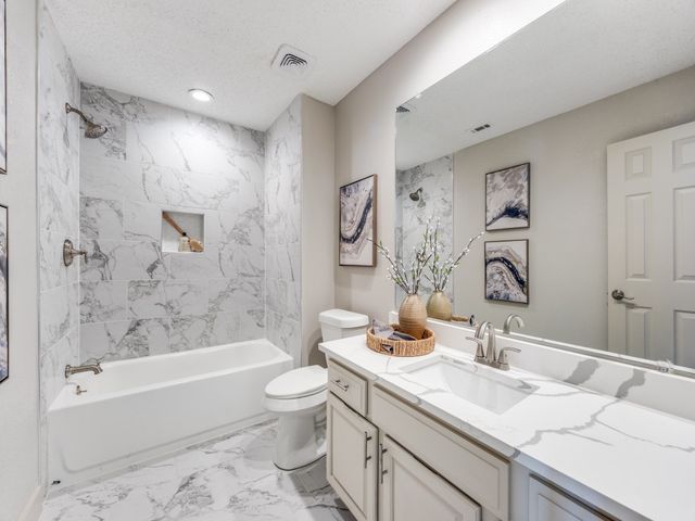 1581 Glenmore Drive, Lewisville, TX 75077