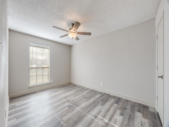 1581 Glenmore Drive, Lewisville, TX 75077