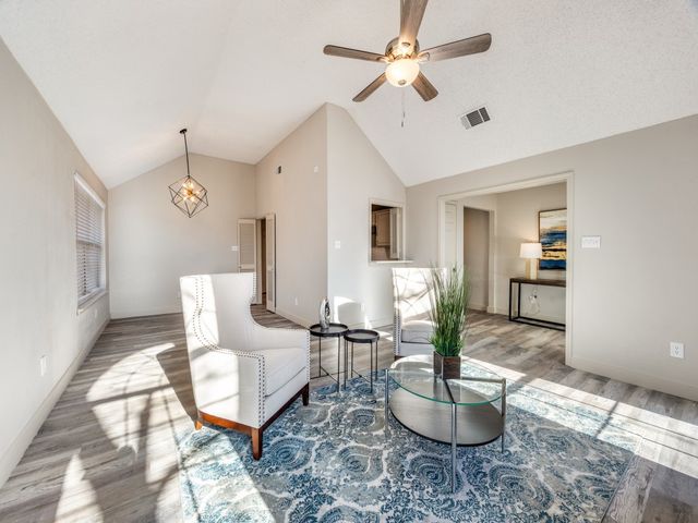 1581 Glenmore Drive, Lewisville, TX 75077