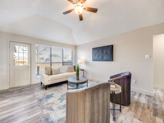 1581 Glenmore Drive, Lewisville, TX 75077