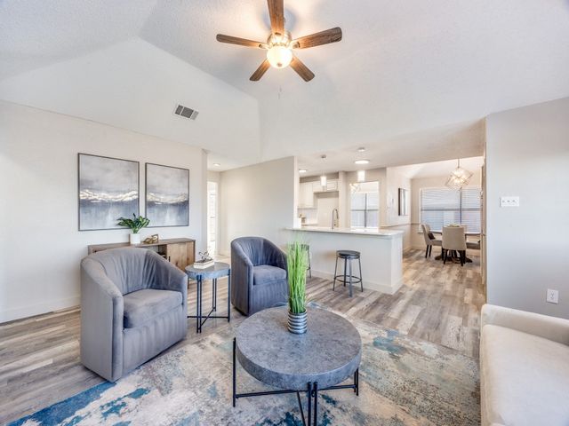 1581 Glenmore Drive, Lewisville, TX 75077