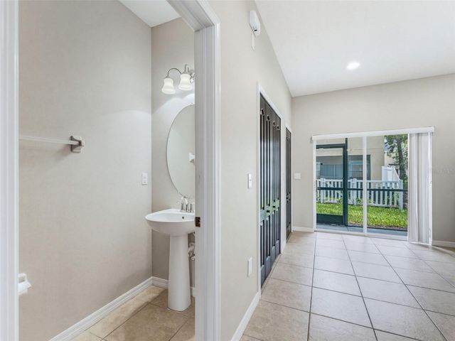 8537 BRUSHLEAF WAY, Tampa, FL 33647