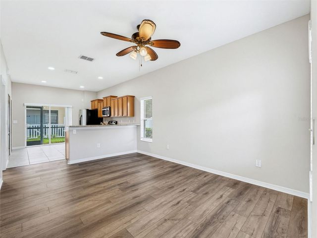 8537 BRUSHLEAF WAY, Tampa, FL 33647