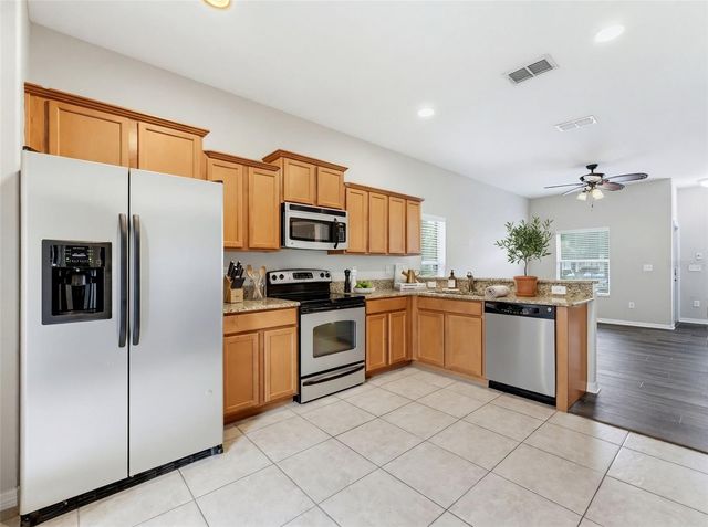 8537 BRUSHLEAF WAY, Tampa, FL 33647