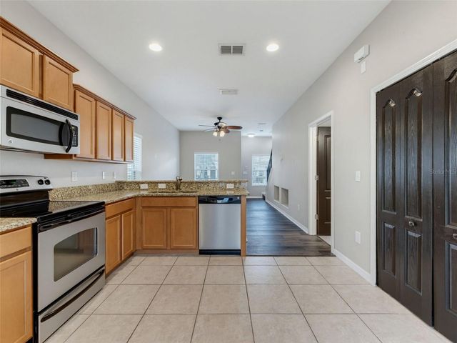 8537 BRUSHLEAF WAY, Tampa, FL 33647