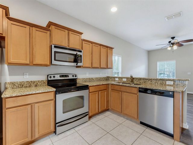 8537 BRUSHLEAF WAY, Tampa, FL 33647