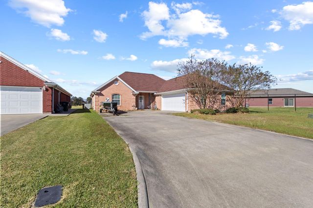 4085 Lake Arthur Drive, Port Arthur, TX 77642