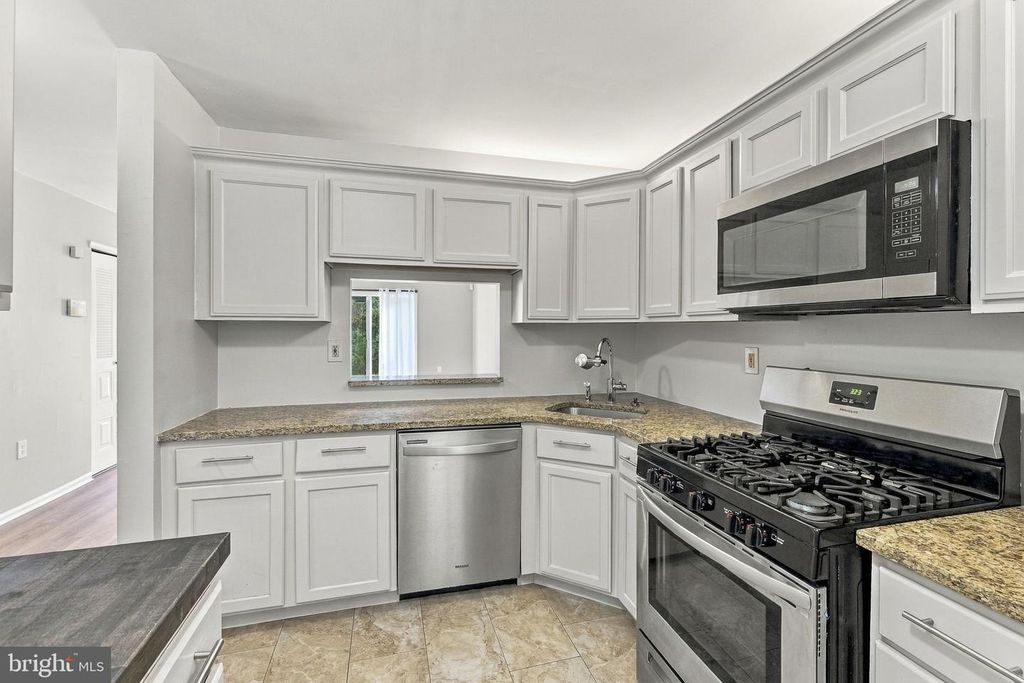 22 ABELIA CT, LAWRENCE TWP, NJ 08648 — photo 3