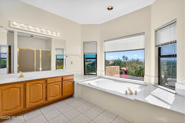 10881 N Canada Hills Court, Tucson, AZ 85737