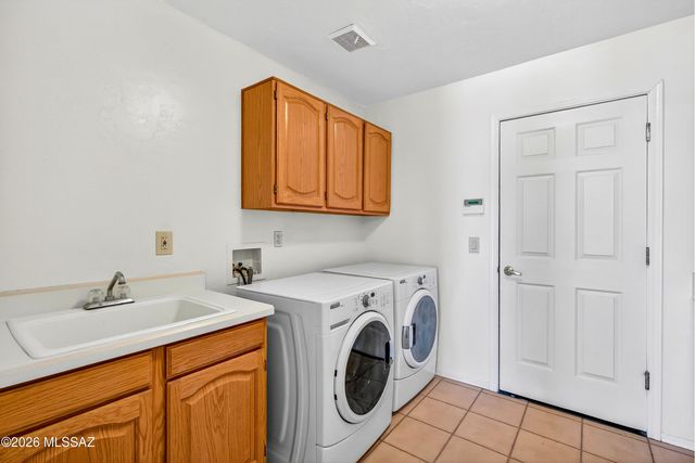 10881 N Canada Hills Court, Tucson, AZ 85737