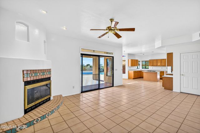 10881 N Canada Hills Court, Tucson, AZ 85737