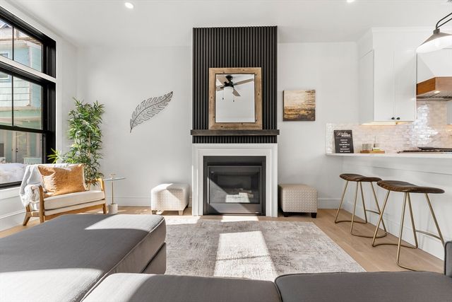 15C Stickney Ave C, Somerville, MA 02145