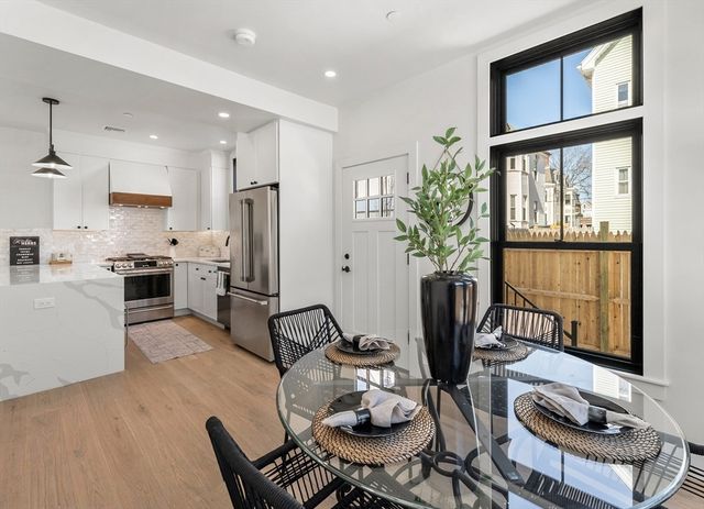 15C Stickney Ave C, Somerville, MA 02145