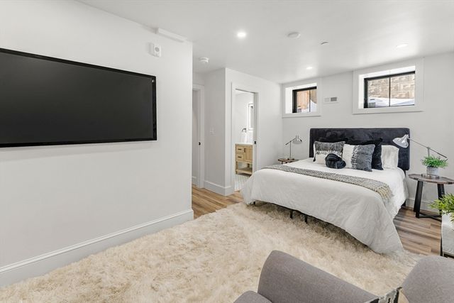 15C Stickney Ave C, Somerville, MA 02145