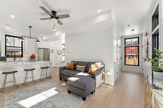 15C Stickney Ave C, Somerville, MA 02145