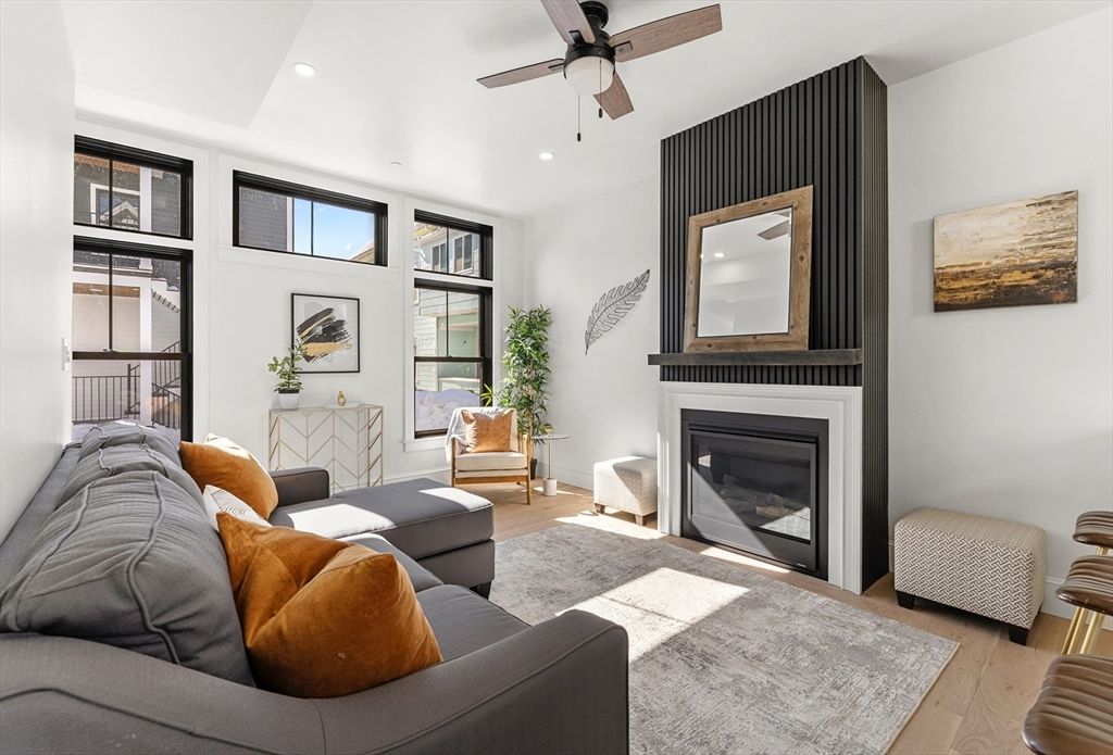 15C Stickney Ave C, Somerville, MA 02145