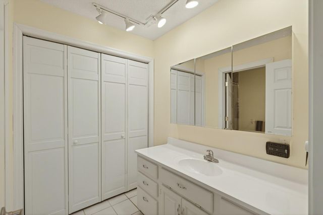 5525 Wedgewood Drive, Excelsior, MN 55331