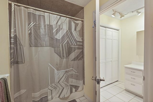 5525 Wedgewood Drive, Excelsior, MN 55331