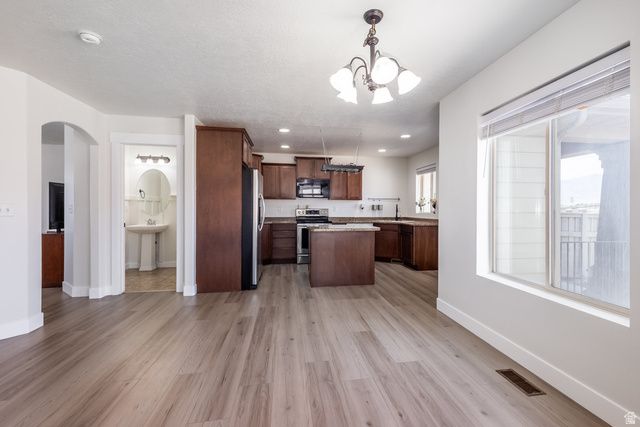 4043 E OAKLAND HILLS DR, Eagle Mountain, UT 84005